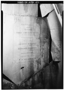 Black and white photo of the Washington Monument's inscription